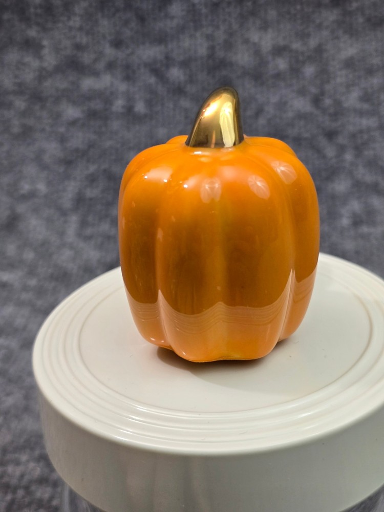Nora Fleming Mini Pumpkin Spice A02 Two Pumpkins