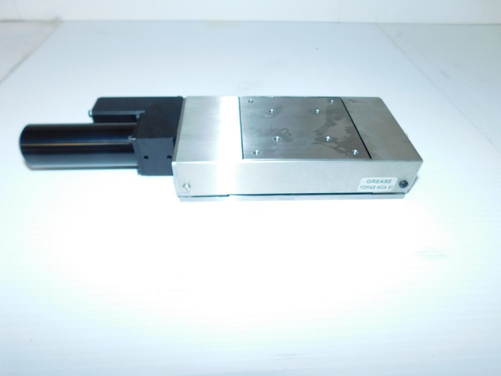 *JM* NEWPORT Z030B MOTORIZED VERTICAL LINEAR STAGE (MCE170)