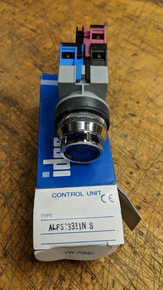 NEW IDEC ALFS23311NS BLUE PILOTED LIGHTED PUSH BUTTON NO NC SWITCH