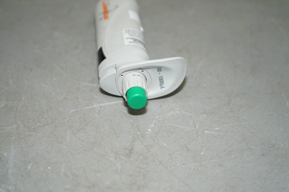 ^ Corning Lambda Pipette 100-1000uL / Single Channel Pippetor #X4717