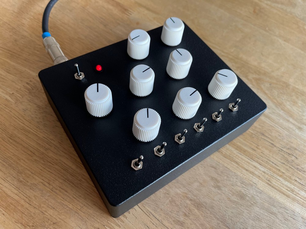 Maximal Drone (handmade synth, Rucci Electronics)