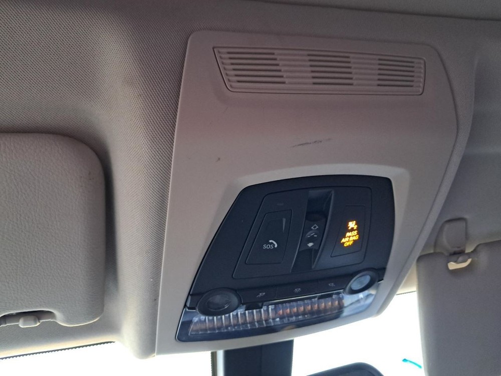 528I 2016 Glove Box 4864248