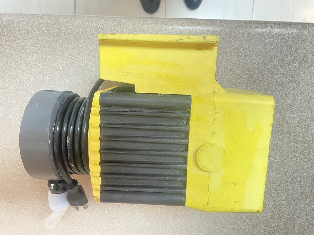 Milton Roy electromagnetic dosing chemical pump C131-24