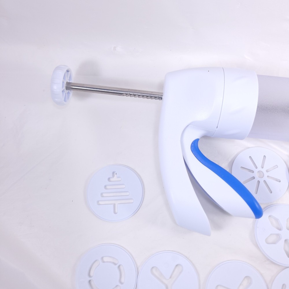 Wilton Cookie Pastry Press With Plates