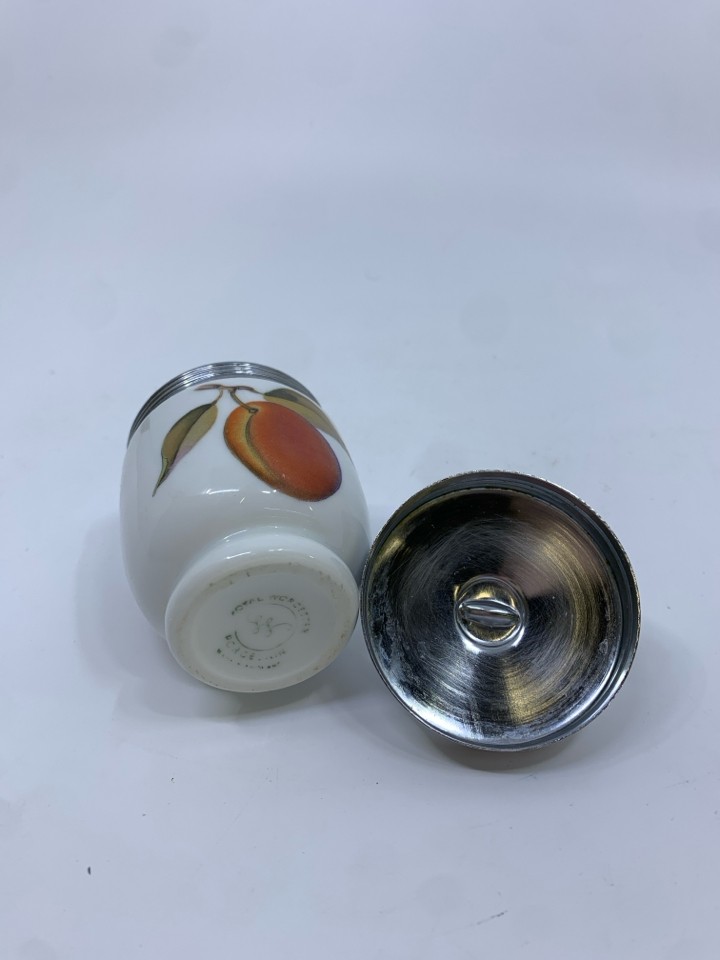 VTG BERRY/PEACH EGG CODDLER.