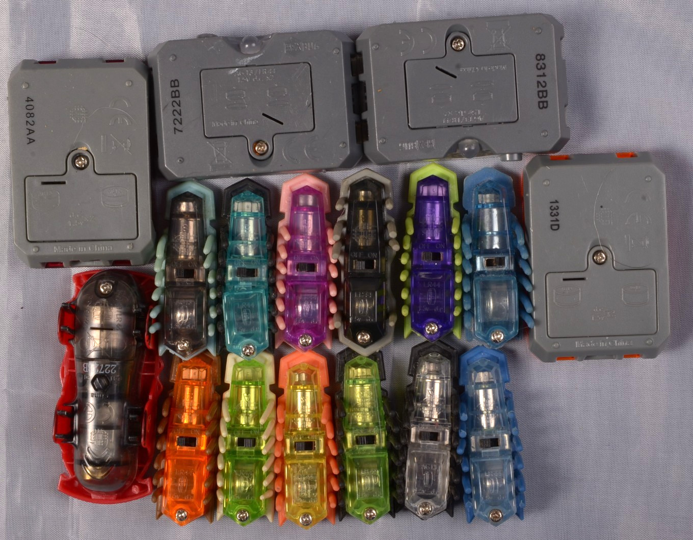 Hexbug Nano Nitro 5-Pack 1 Glow In Dark New + 13 Bugs 4 Remote 8 Platform