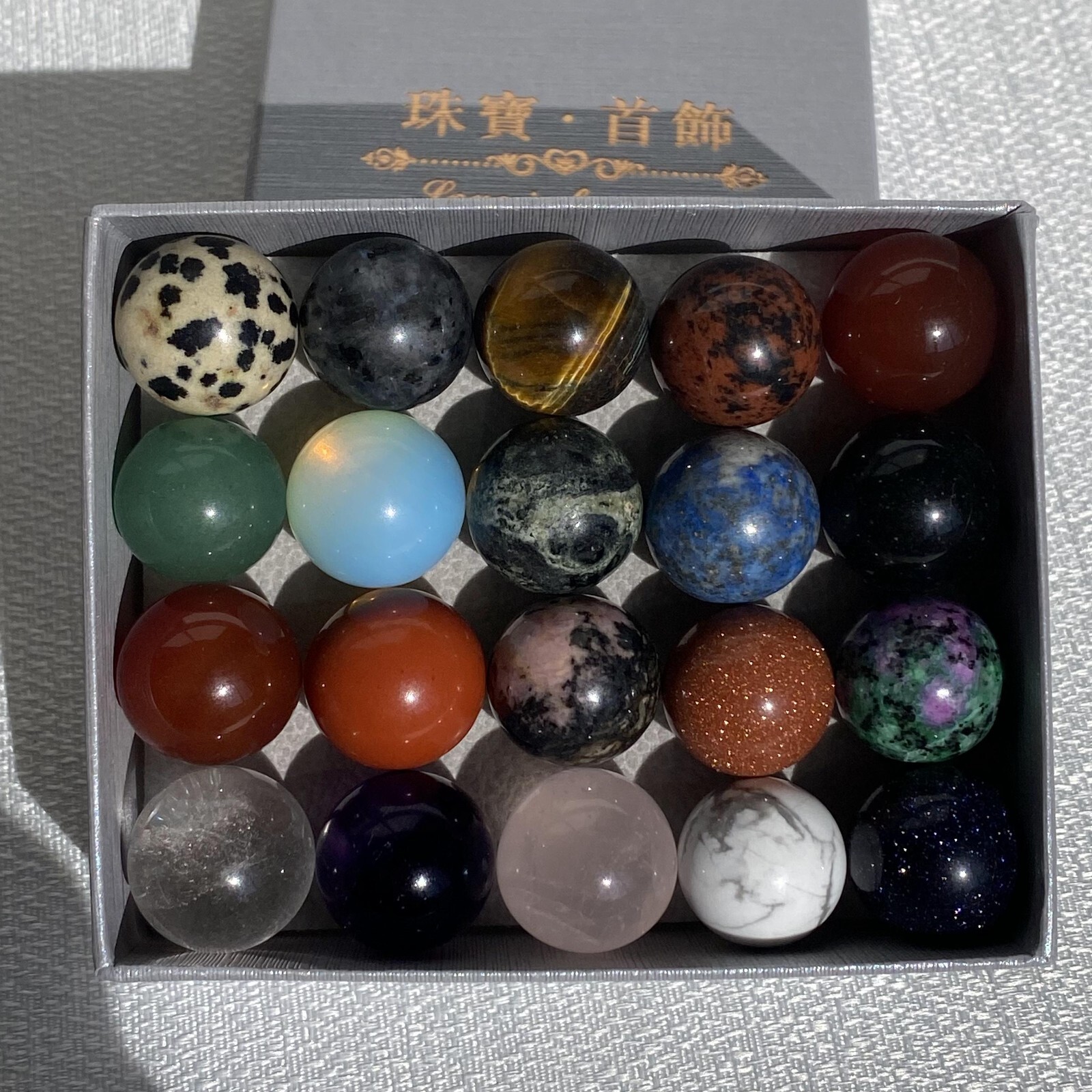 20pcs Wholesale Natural Mixed Ball Quartz Crystal 15mm+ Sphere Reiki +box