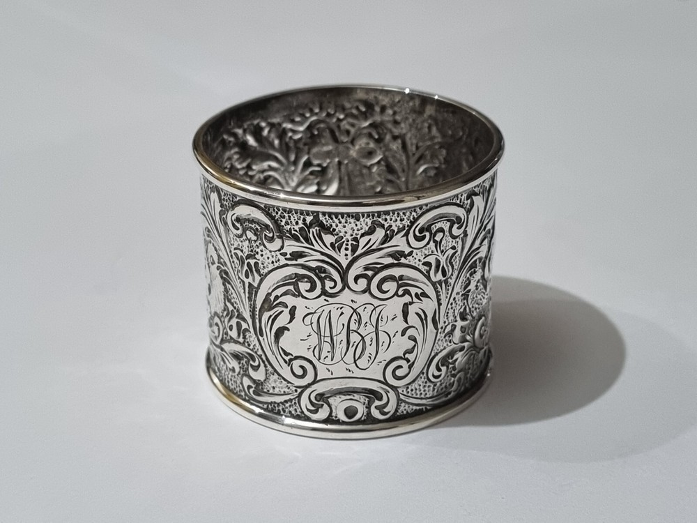 Edwardian Sheffield Solid Silver Repousse Floral & Birds Design Napkin Ring 1901