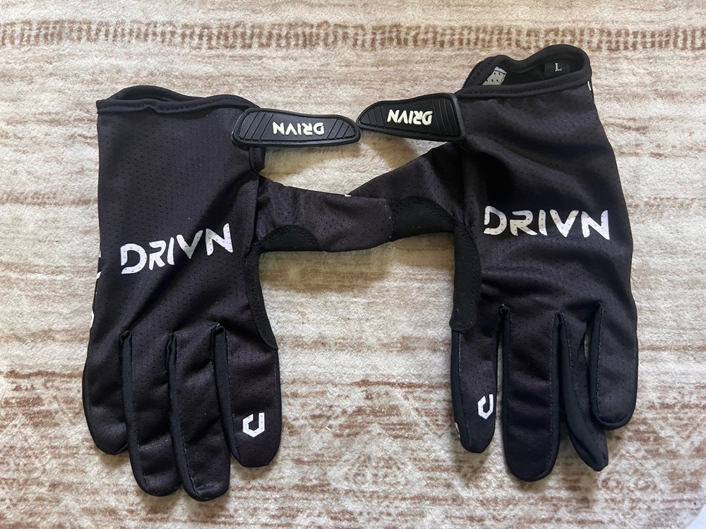 Riding Gloves Size Large- Drivn