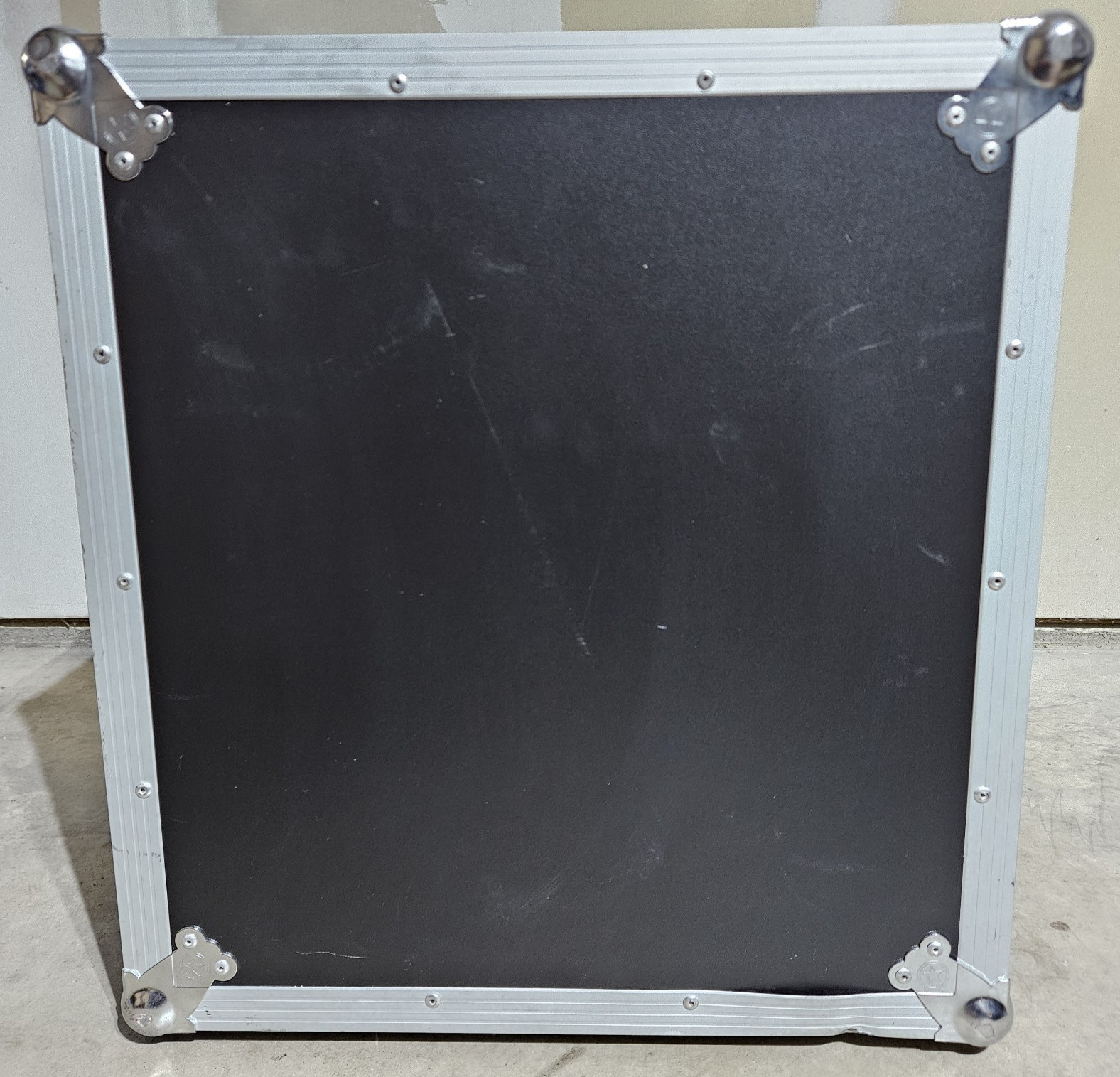 Road Runner 12RRU-AD Hard Case 12U Case Depth