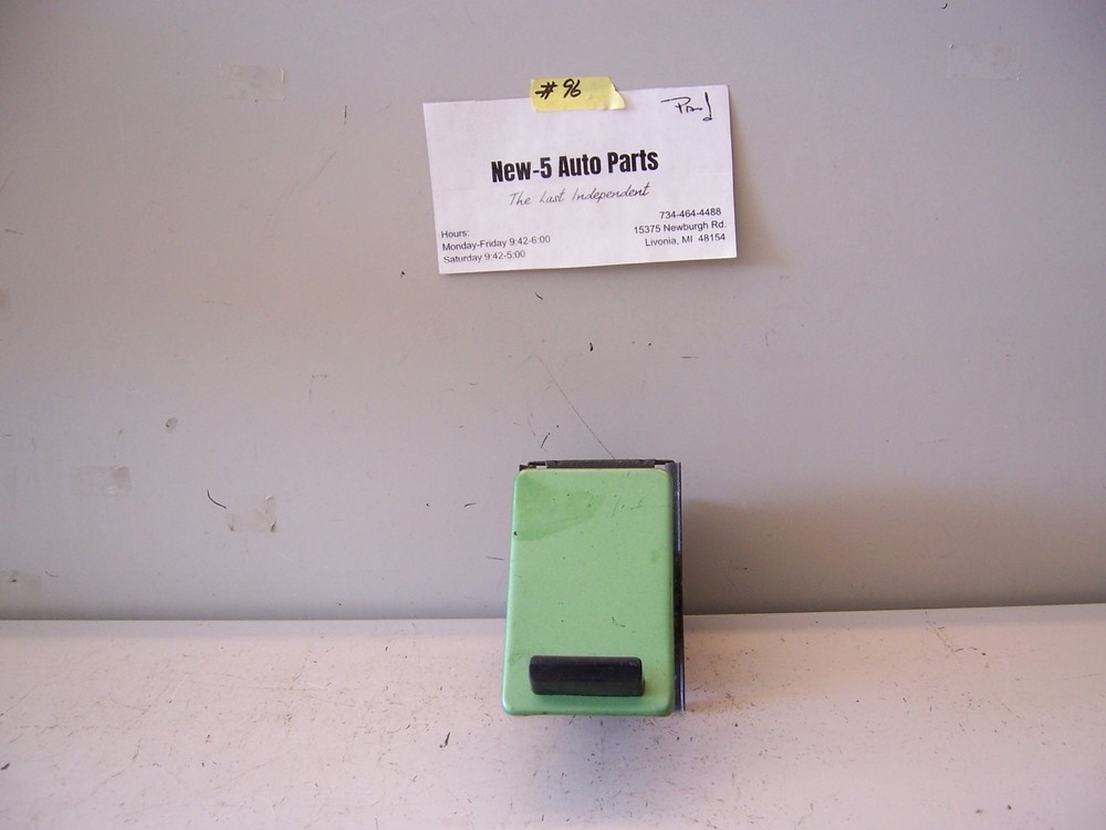 1967-1972 FORD PICKUPS ASHTRAY ASSEMBLY