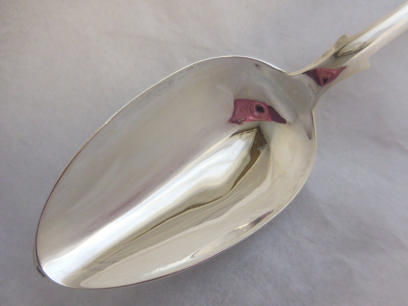 LONDON 1843 STERLING SILVER FIDDLE PLATTER SPOON SPEAR & MAILED ARM CREST 11 7/8