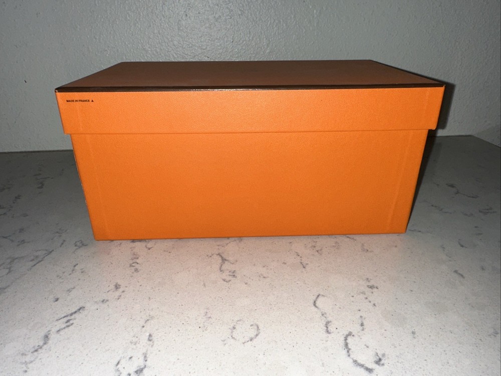 HERMES Paris Empty 10.25” x 6” x 5”