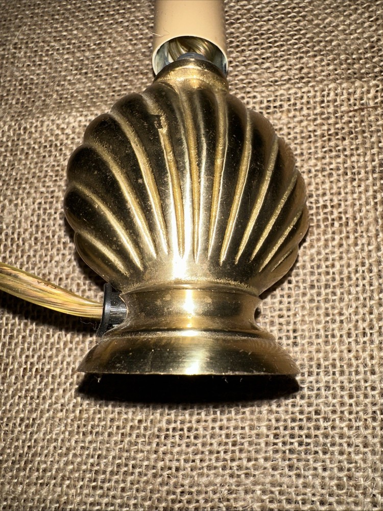 Vintage Brass Seashell Clam Shell Accent Nightlight Figure Works