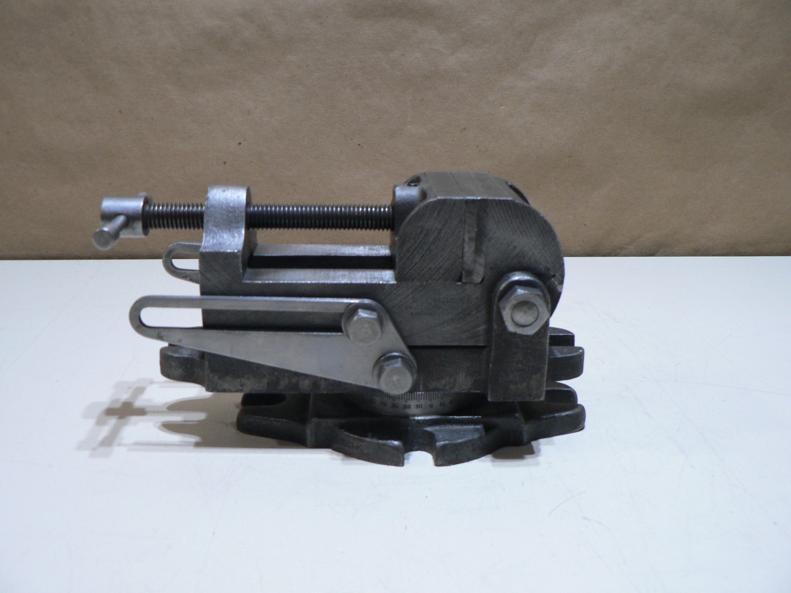 Palmgren No.000 Tilting Vise with Swivel Base 2-1/2" Jaws Opens 2-1/2"