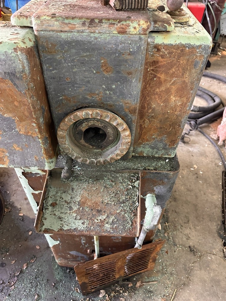 Oster Threading Machine #572-CW Rapiduction Junior For Bolts And Pipe