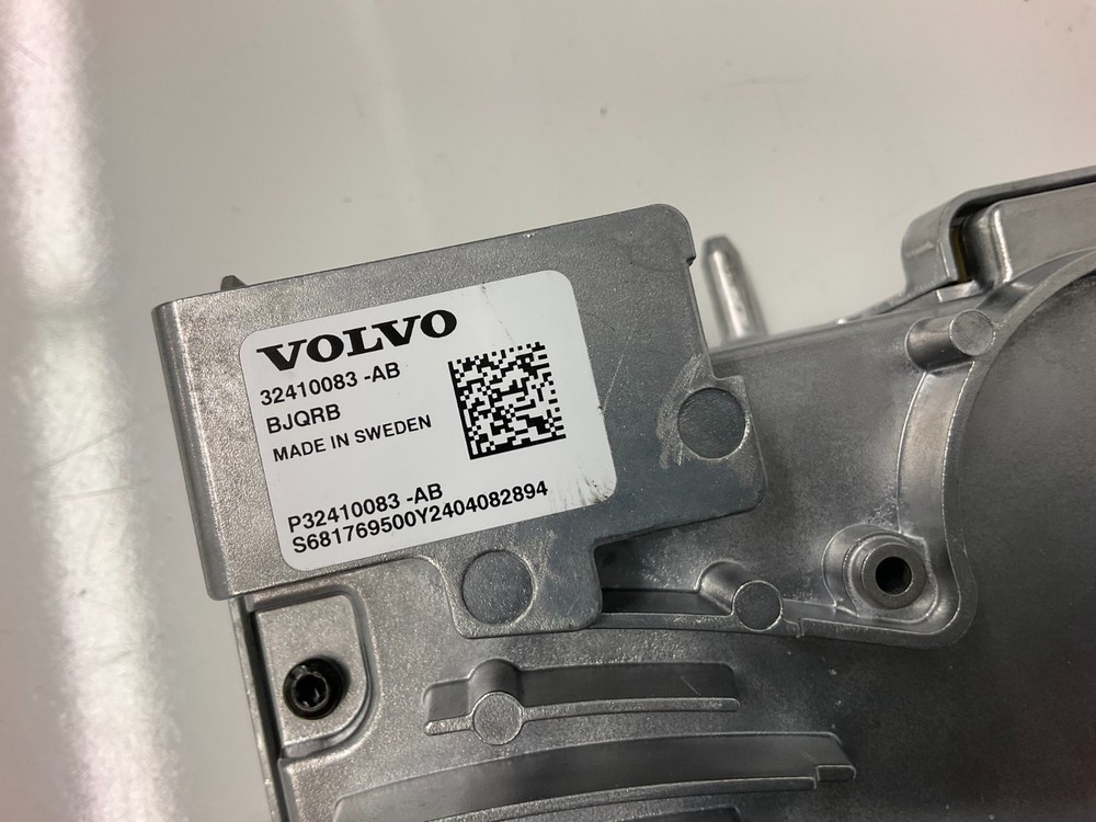 23-24 Volvo XC60 Front Forward Collision Warning Camera 32410083