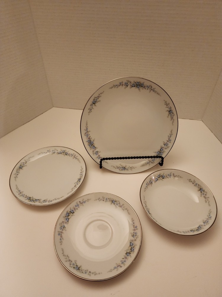 Nortake Roseberry China Set 6 complete place settings