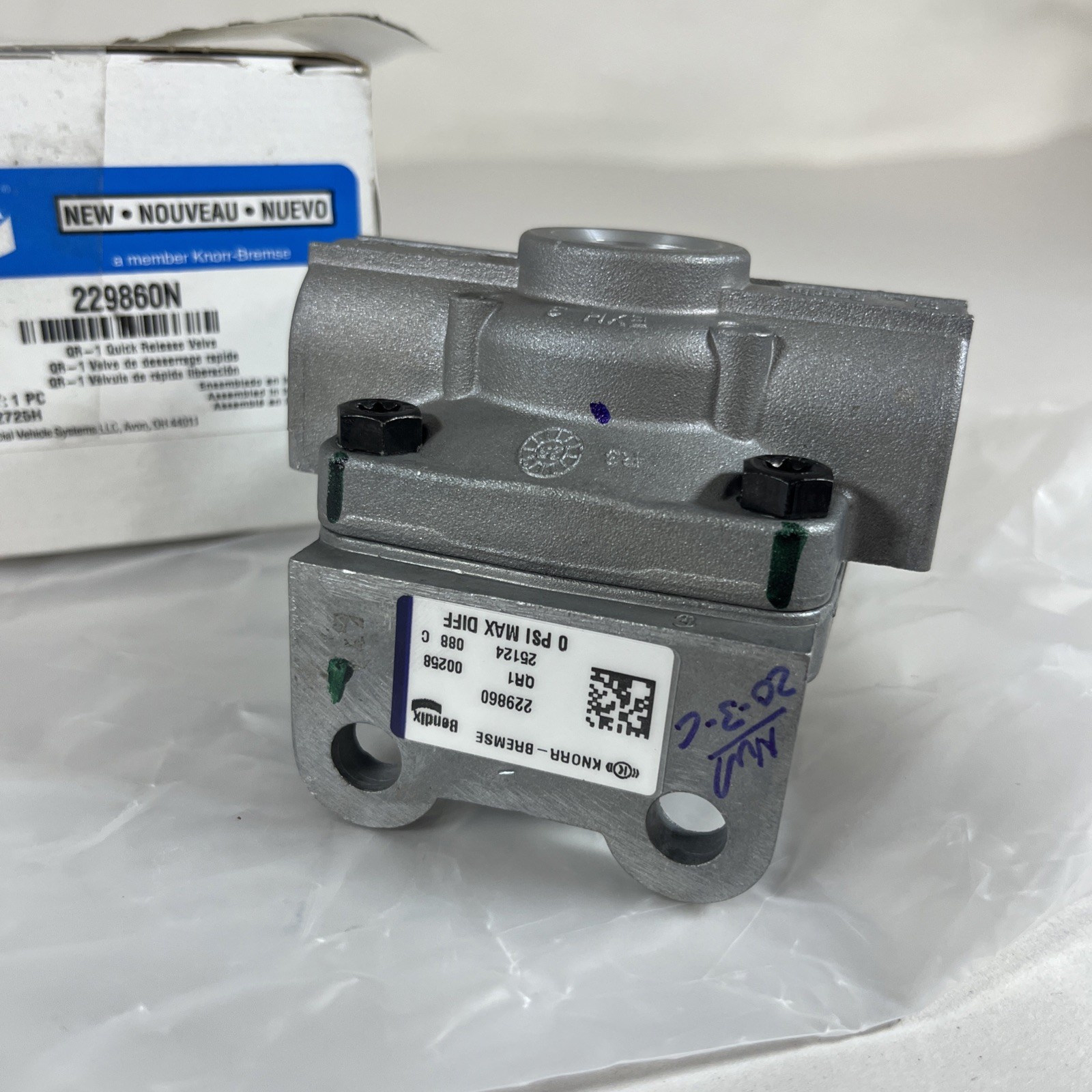 Genuine Bendix Quick Release Valve OEM Part # 229860N - Free Shipping - NOS
