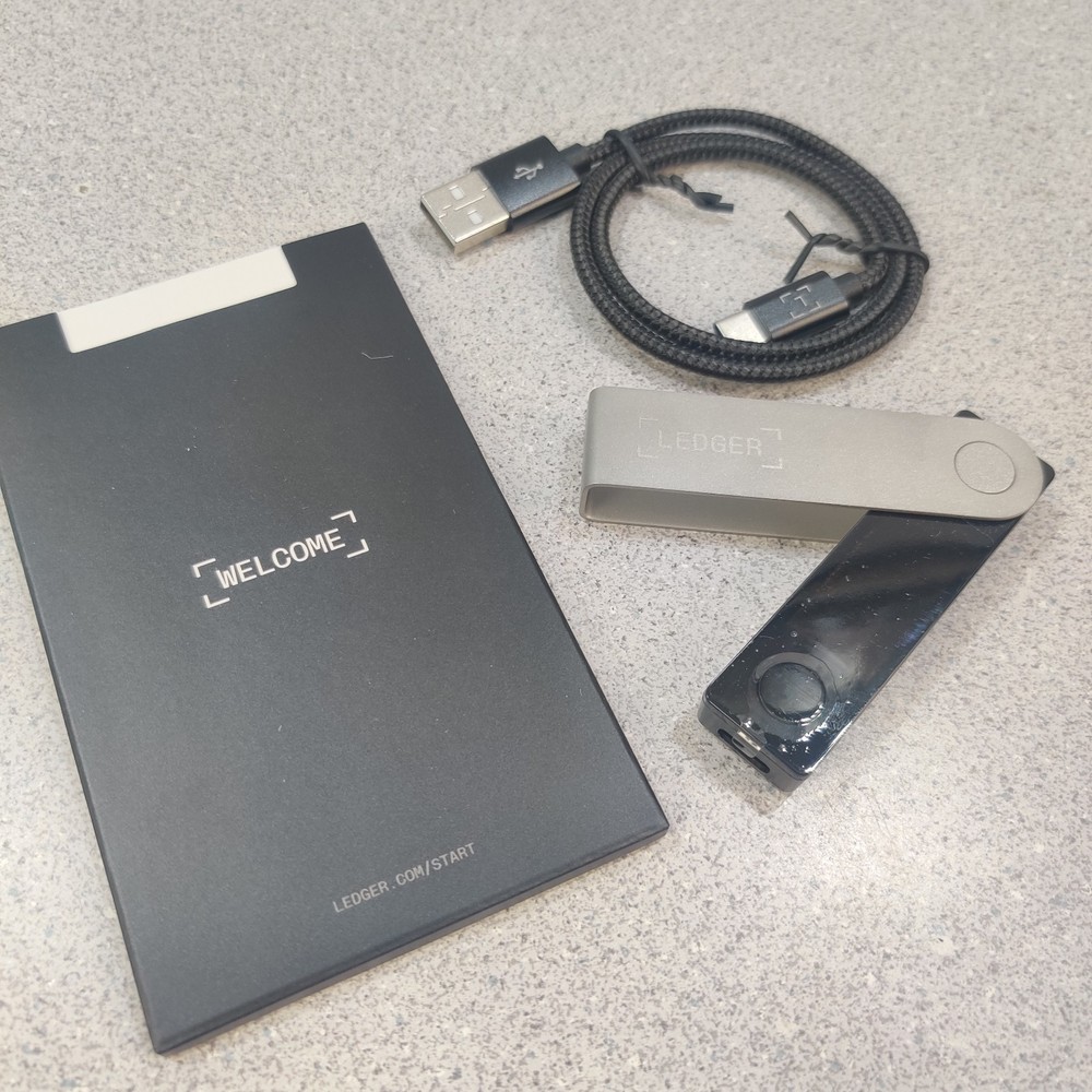 Ledger - Nano X Crypto Hardware Wallet - Bluetooth - Open Box