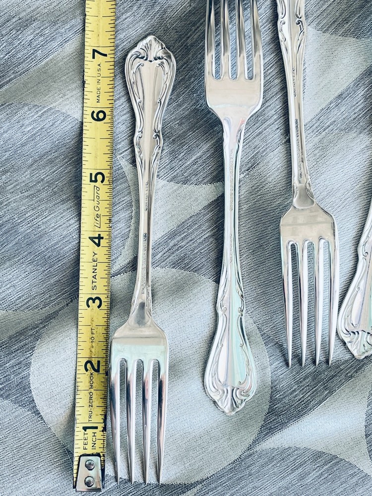 Oneida Wm A Rogers CHALICE / HARMONY Silverplate Flatware Service for 4 (2 av)