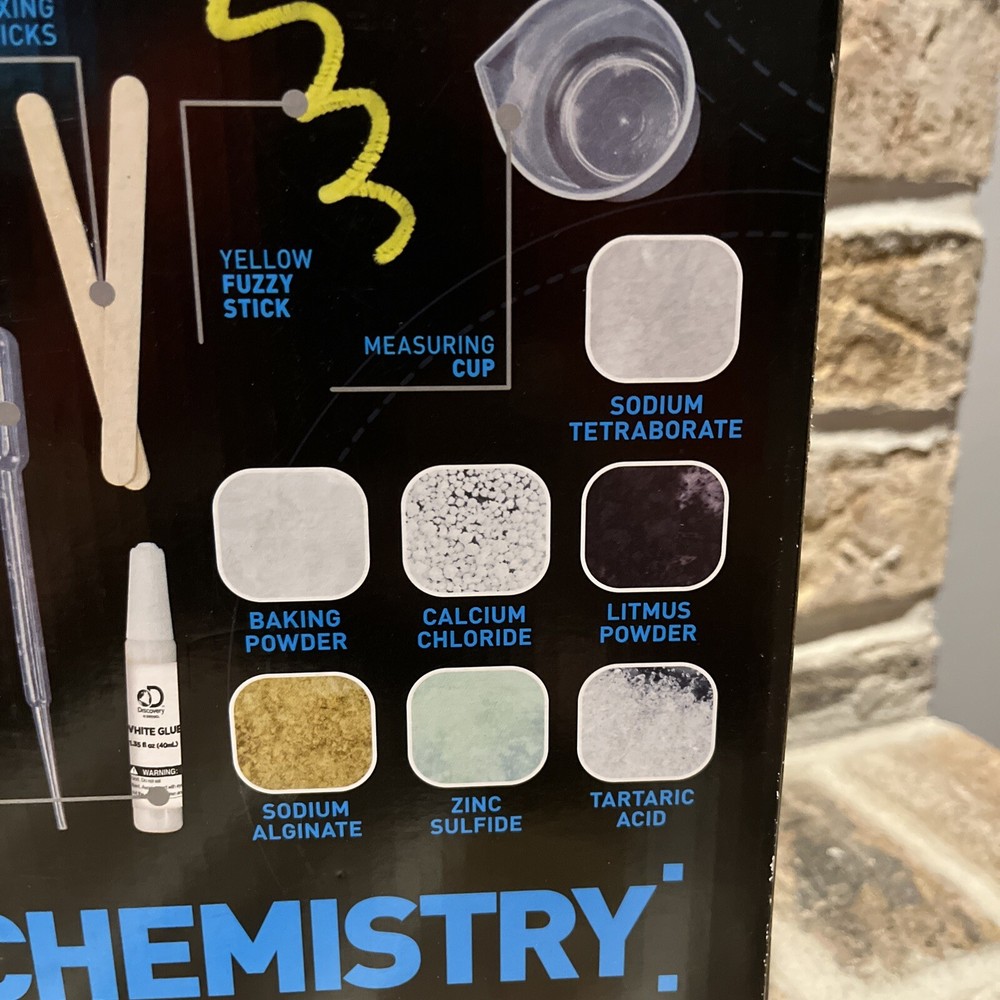Discovery Extreme Chemistry Stem Science Kit 40 Experiments Black Light Included