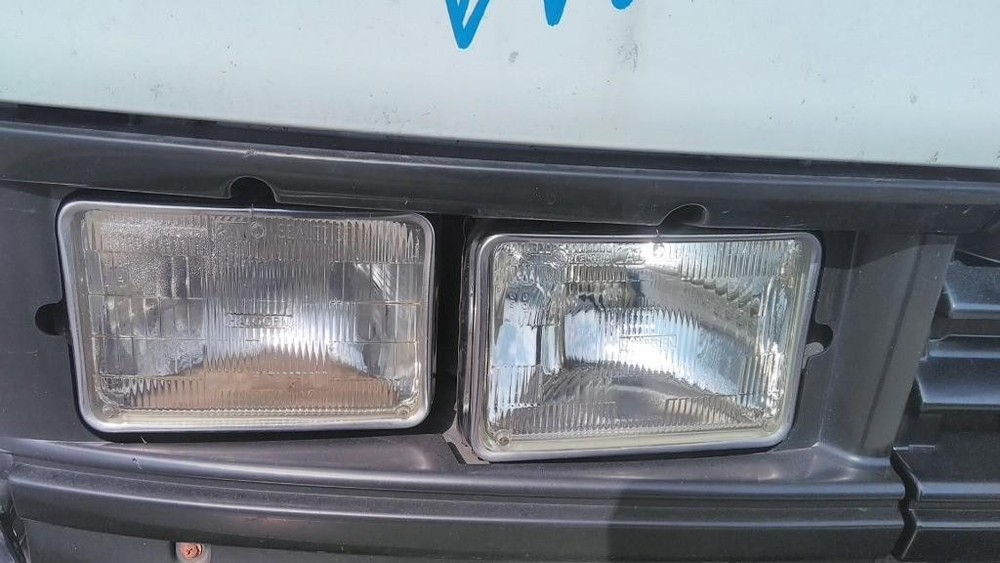 For 2005 GMC T7500 HEADLIGHT Right ,  OH