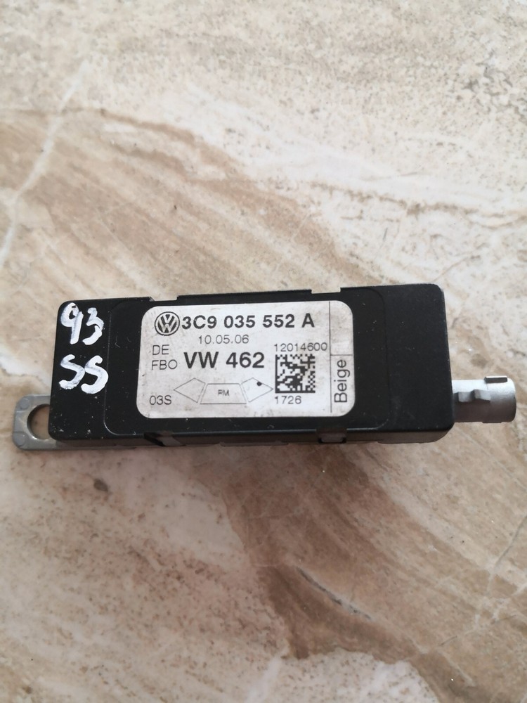 Volkswagen Passat B6 2008/Antenna Amplifier Module/3C9035552A