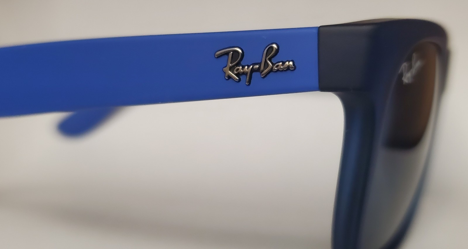 Ray-Ban Jr Justin RJ 9069S 7060/80 48-16-130 Blue Kids Sunglasses With Case