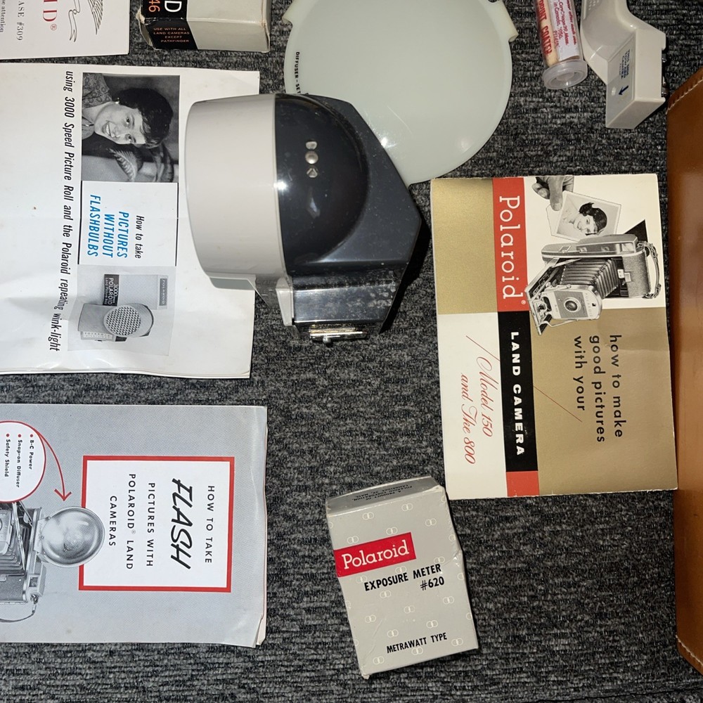 Vintage Polaroid Automatic 800 Land Camera & Case, Flash, Kits & MORE! (C6)
