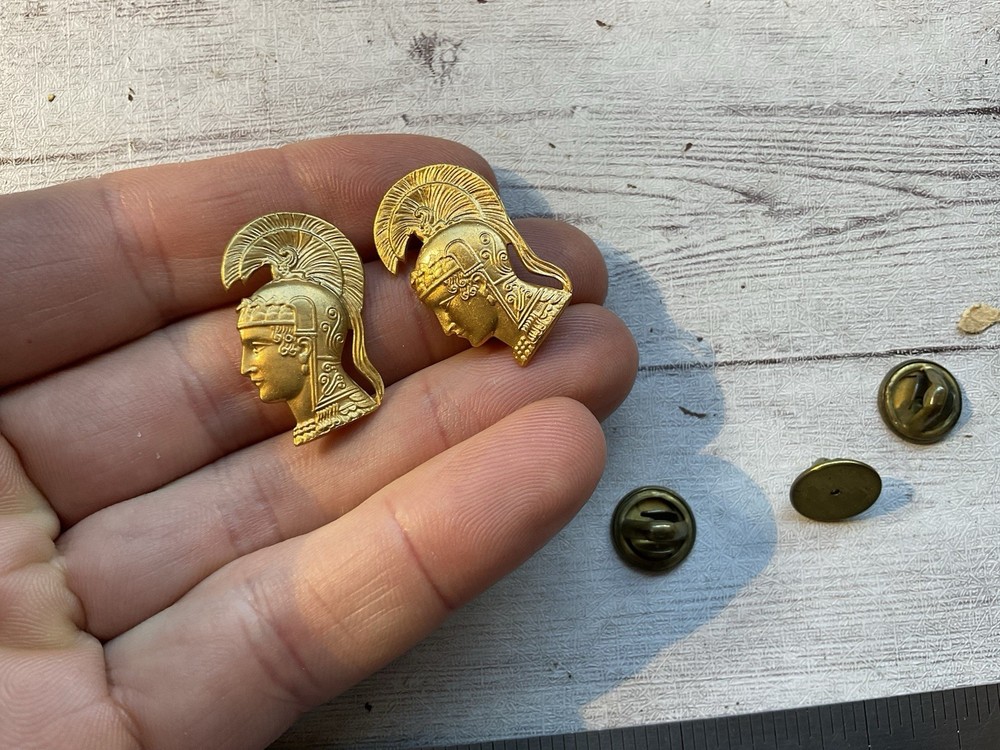 ORIGINAL WWII US WOMANS WAC OFFICER INSIGNIA PAIR - MINTY