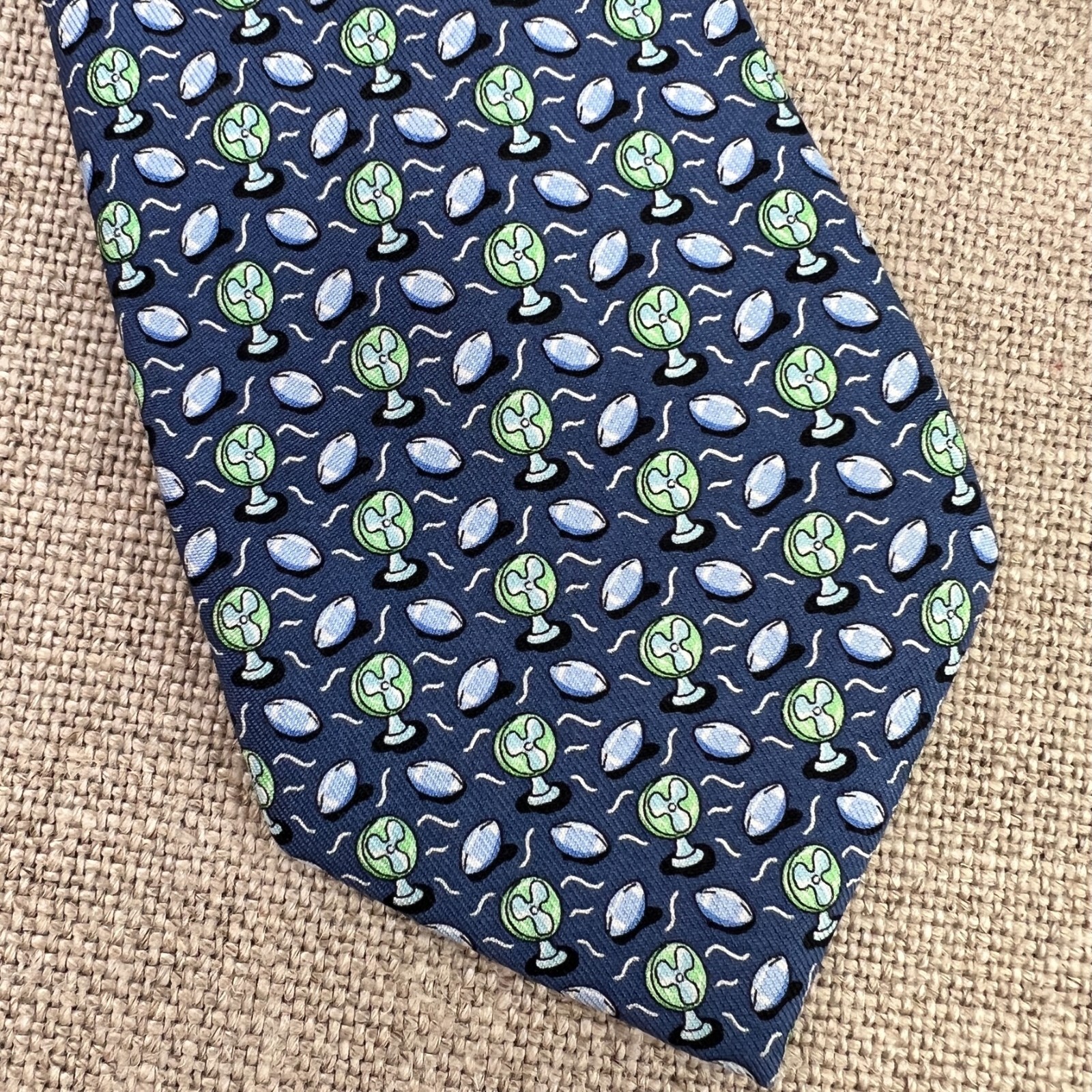 Vineyard Vines Tie Boy Silk Football Fan Vineyard 49x3.25 Hand Made USA Core Nw