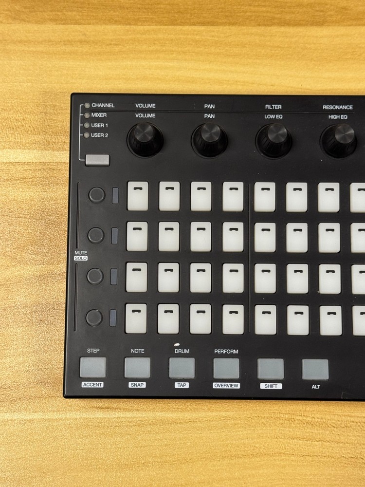 Akai Professional Fire FL Studio USB Midi Pad Controller