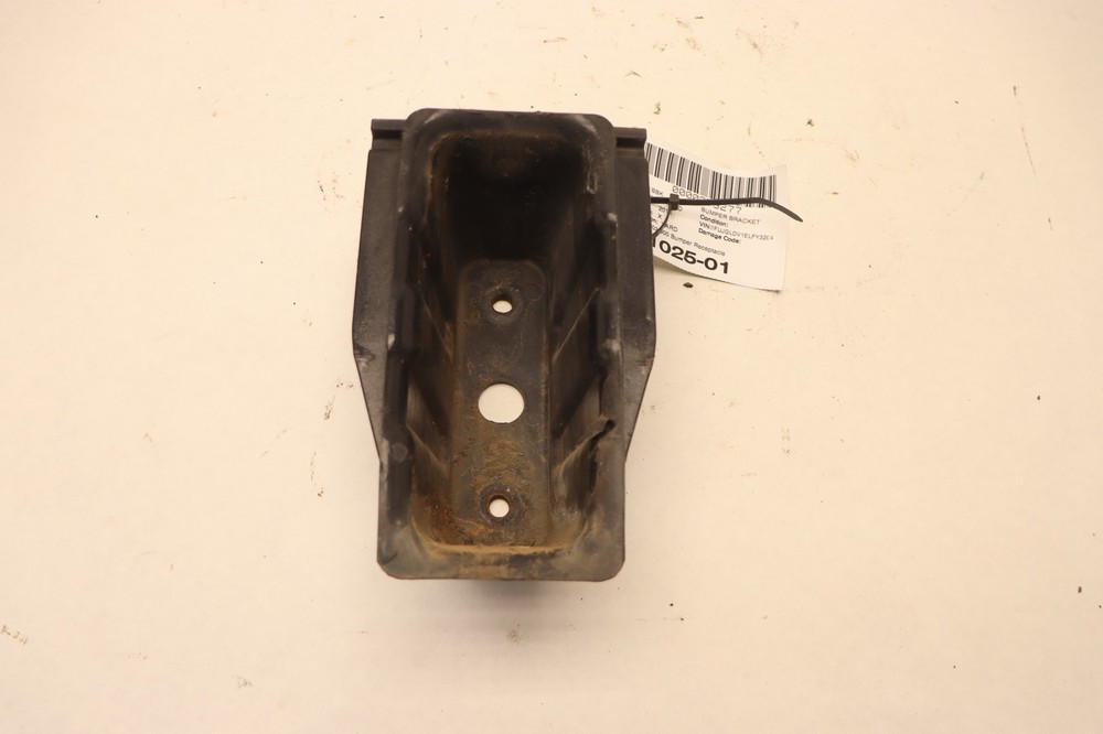 2008-2017 FREIGHTLINER CASCADIA 125 FRONT BUMPER MOUNT SUPPORT BRACKET OEM