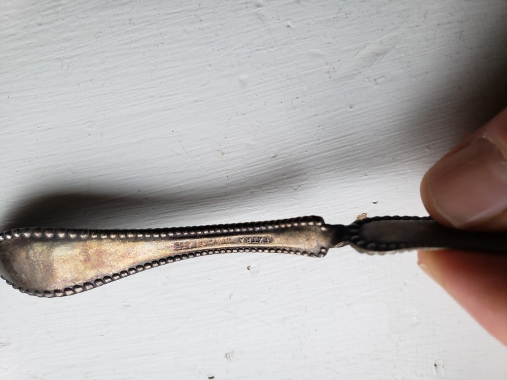 Oneida Extra SilverPlate 1912 Leota Twisted Handle Butter Knife Beaded Edge