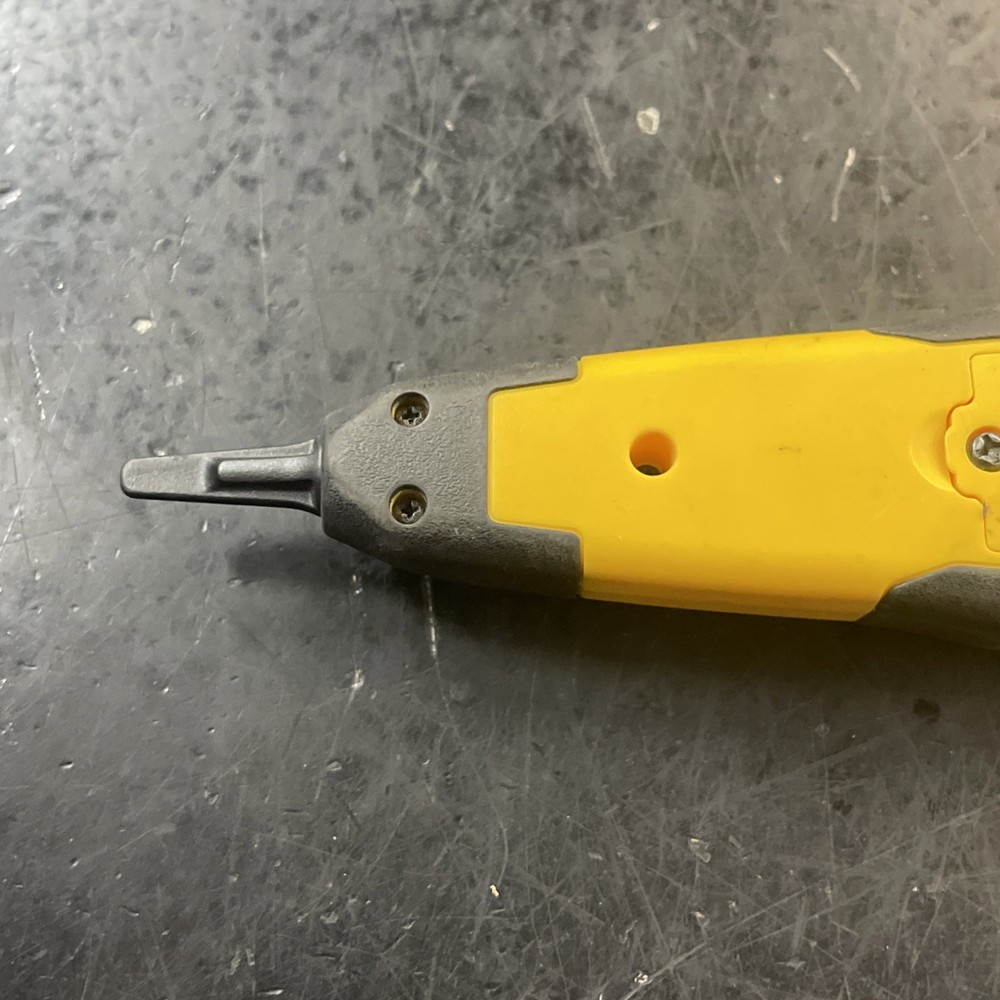 Klein Tools VDV500-123 Tracking Probe-PRO Cable Tester Yellow/Black