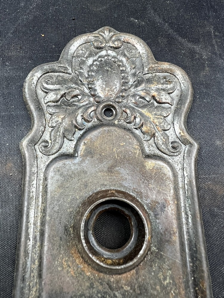 Penn Hardware Lucy / Roma Door Knobs, Plates , & Mortise Passage Set E-13700