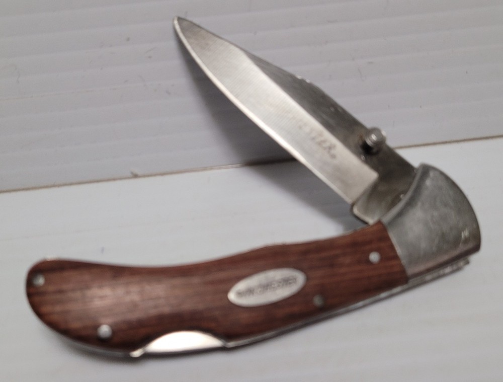 VINTAGE WINCHESTER FOLDING POCKET KNIFE