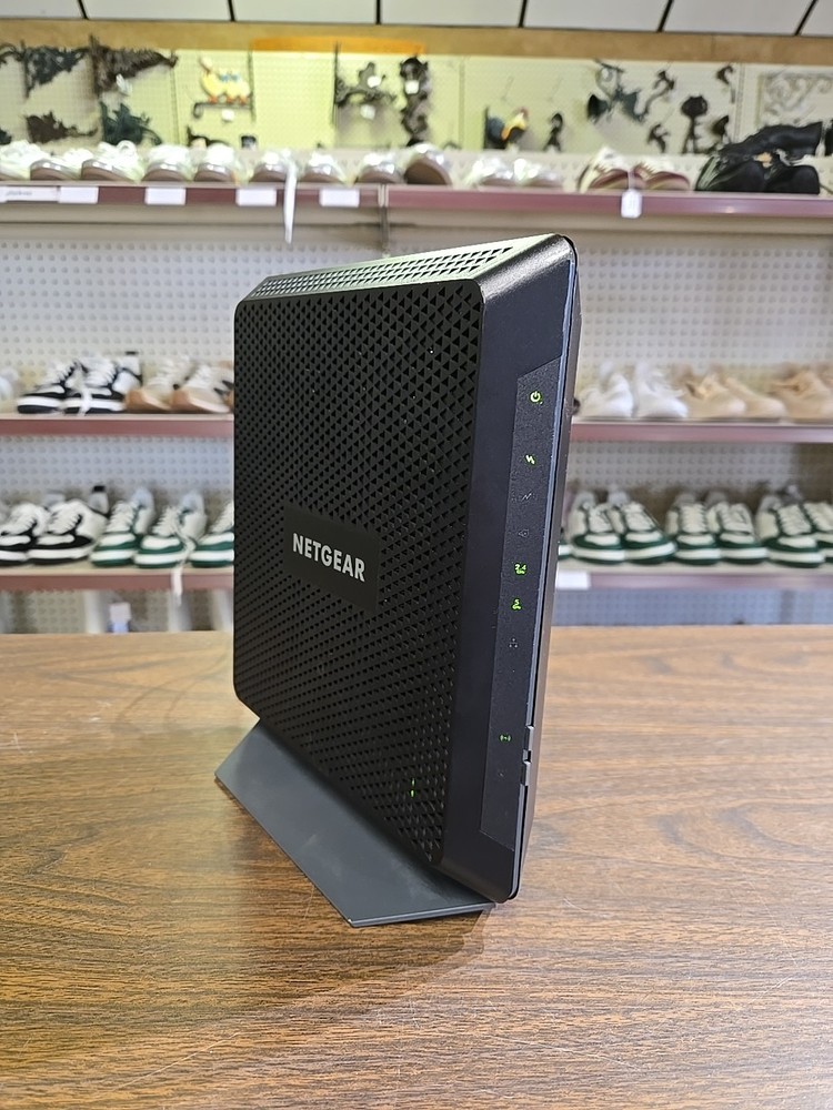 NETGEAR Nighthawk AC1900 C7000V2 Wi Fi Cable Modem Router