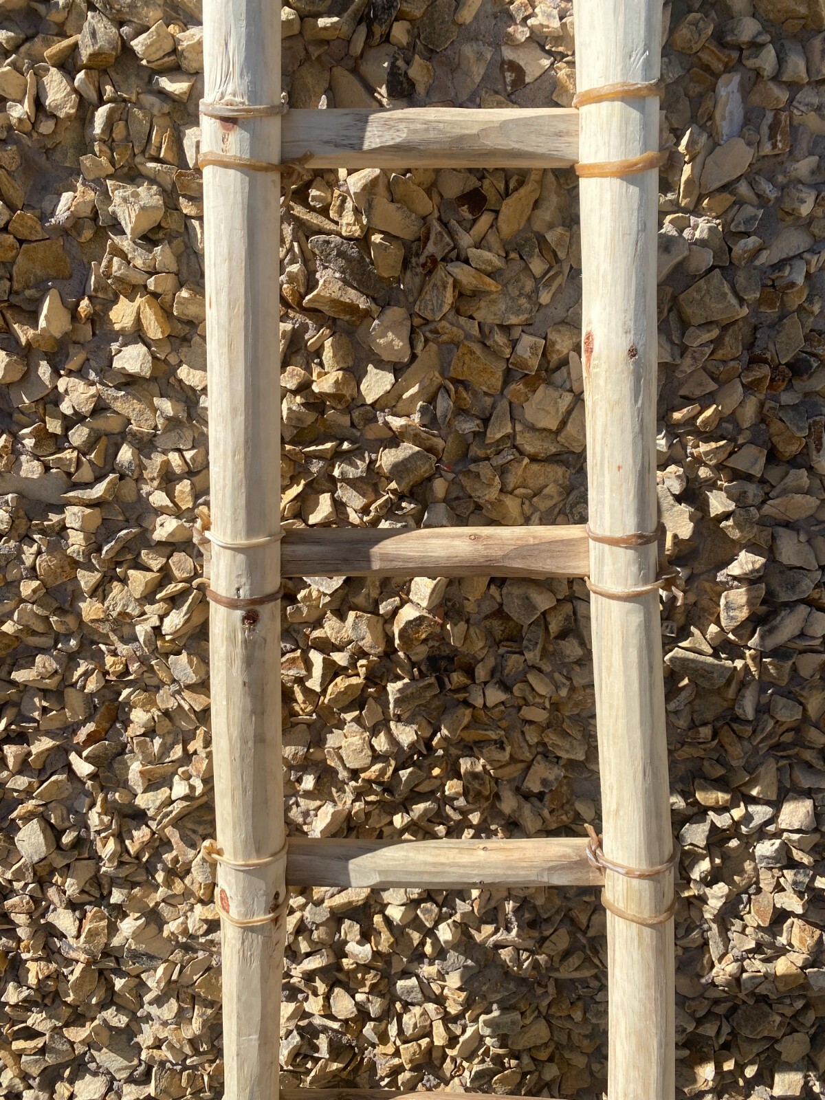 KIVA LADDER, TARAHUMARA 4 FEET TALL,RUSTIC DECOR, BLANKET LADDER ,MADE IN MEXICO