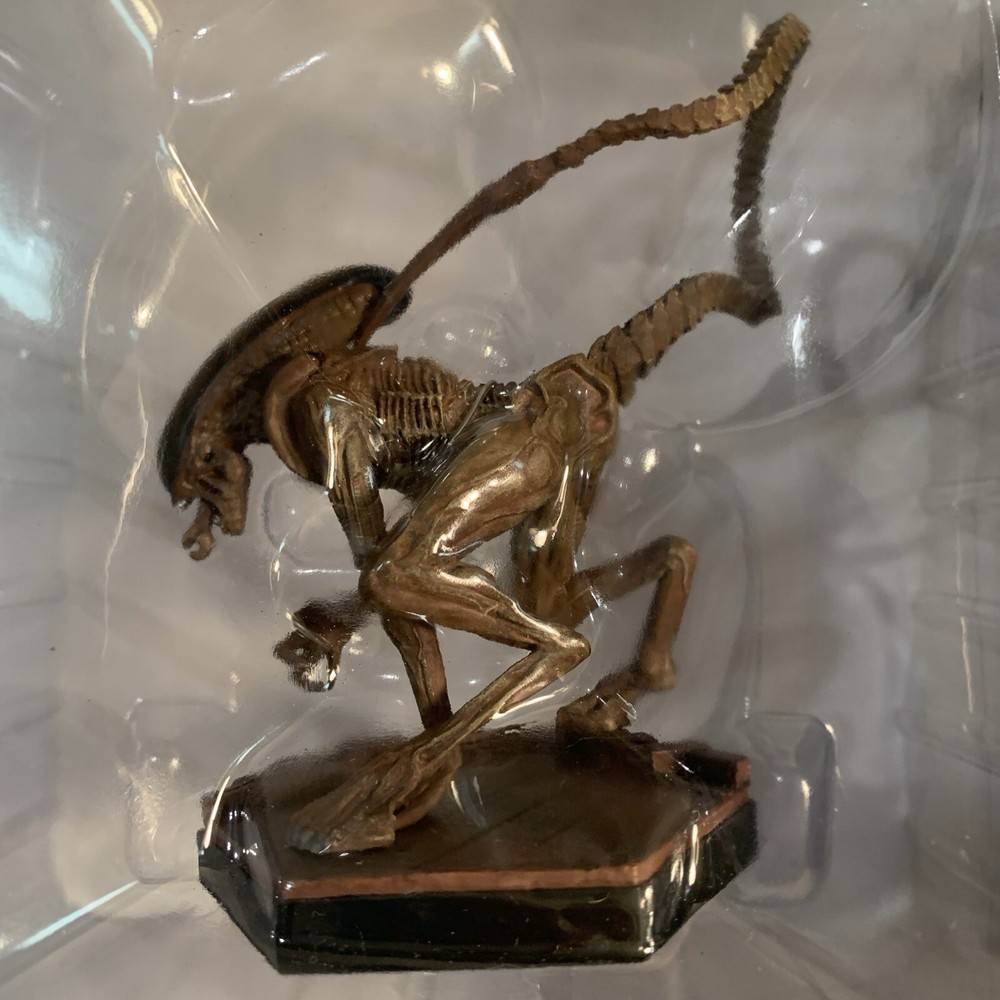 Collector’s Alien 3 Xenomorph Figurine
