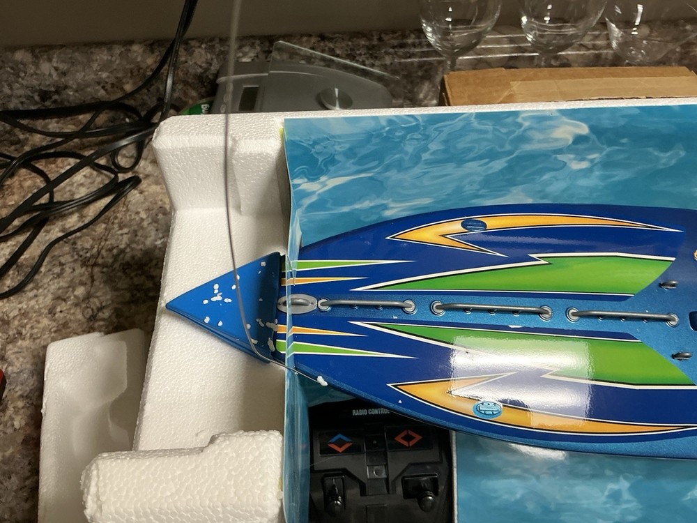 New Bright RC Fountain Speed Boat 23"