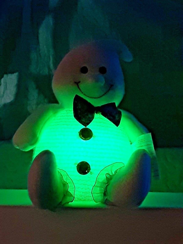 Halloween Battery Operated Light Up GHOST Constantly Changes Colors 7" Tall