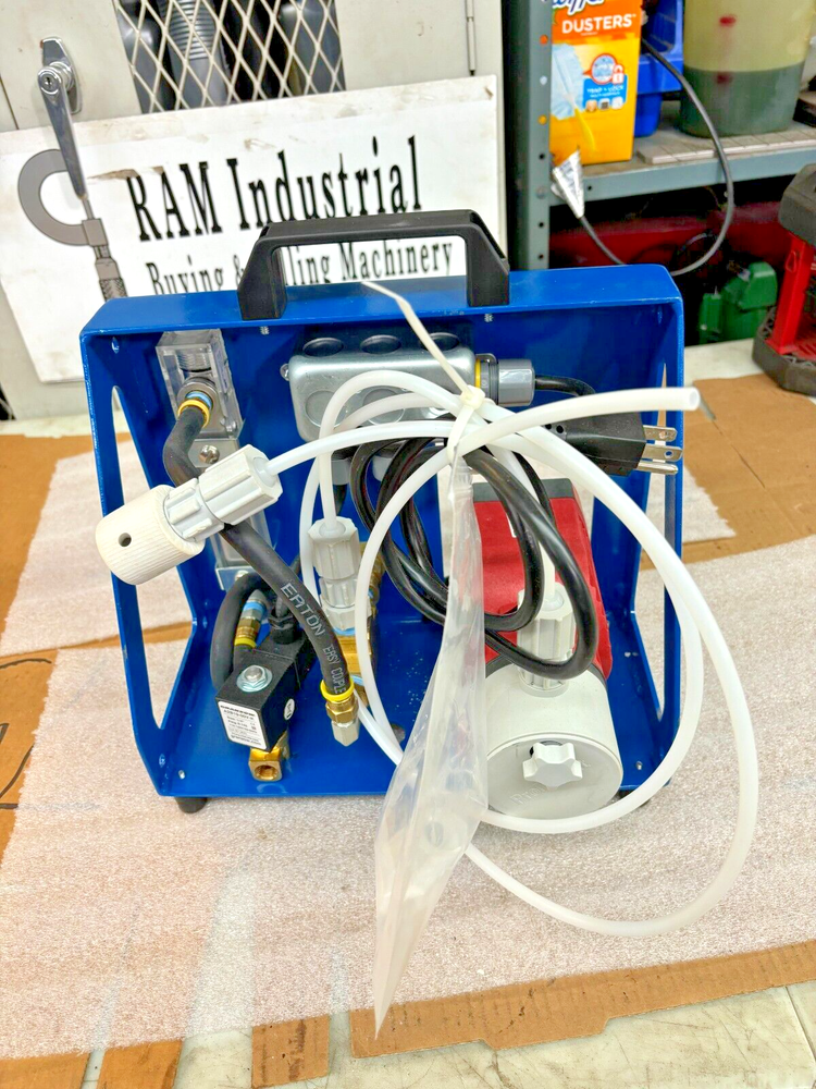 PROMINENT FLUID CONTROLS SOLINOID METERING PUMP