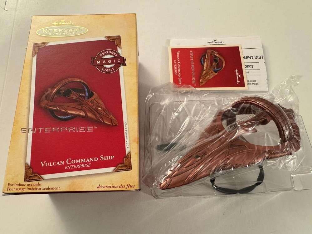 2004 Hallmark Star Trek Ornament Vulcan Command Ship Enterprise MM30