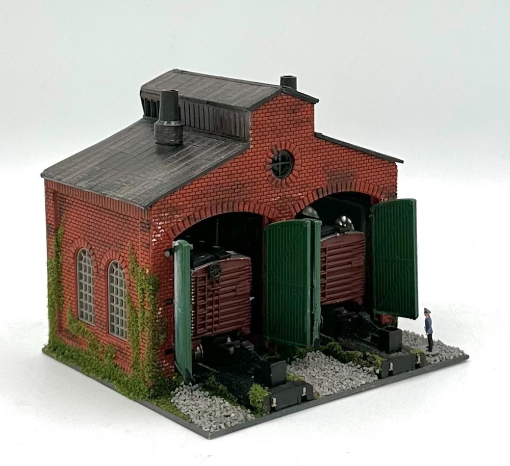 N Scale Weathered Custom Built/Painted/Weathered Backdrop 2 Stall Engine Shed,