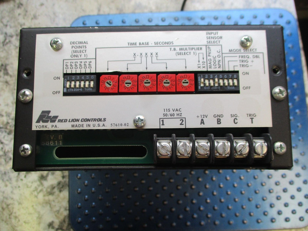 RED LION CONTROLS SERIES 600 DIGITAL TACHOMETER 5161060