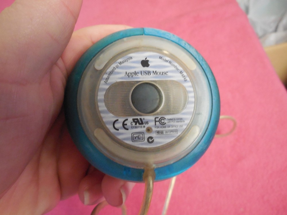 E9 Apple Bondi Blue / Teal Wired Mouse M4848 Working