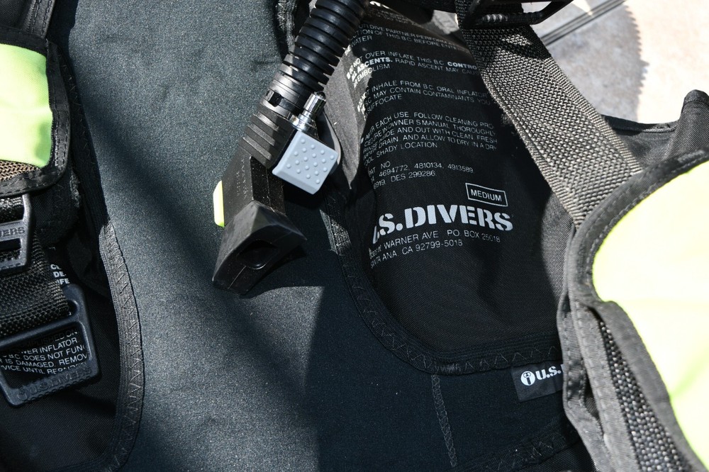 US Divers cousteau BCD Black Scuba Diving Jacket Size MEDIUM 516c3