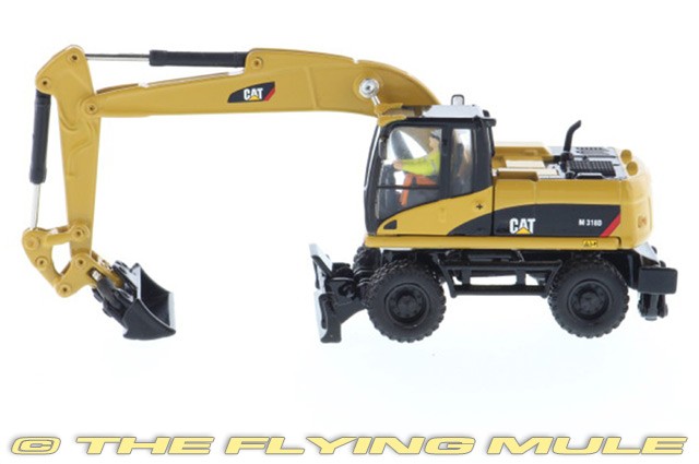 Diecast Masters 1:87 M318D Wheel Excavator